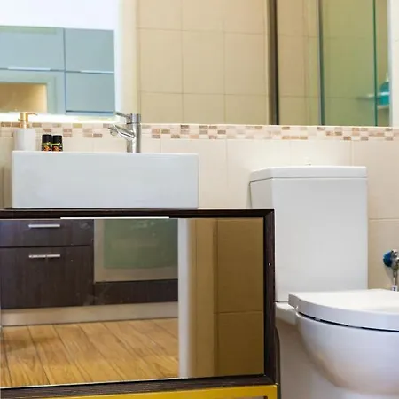 아파트 Flyviewflatsblue Privatehottub With Seaview 익시아