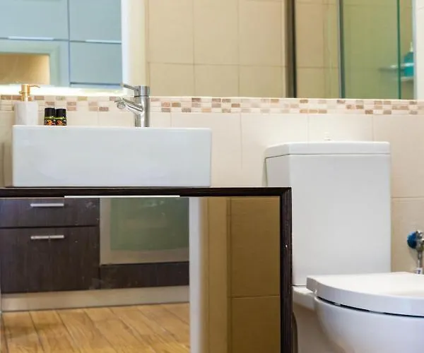 아파트 Flyviewflatsblue Privatehottub With Seaview 익시아