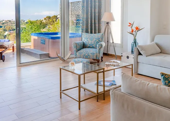 Flyviewflatsblue Privatehottub With Seaview