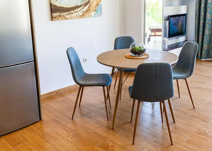 Flyviewflatsblue Privatehottub With Seaview *